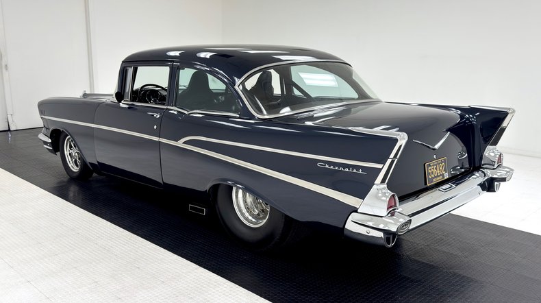 Chevrolet-210-1957-Navy-Blue-Metallic-Black-8