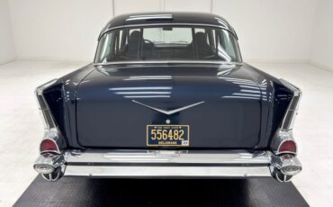 Chevrolet-210-1957-Navy-Blue-Metallic-Black-9