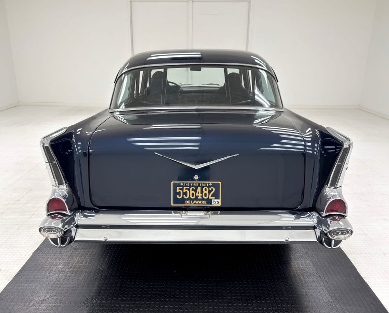 Chevrolet-210-1957-Navy-Blue-Metallic-Black-9
