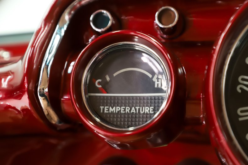 Chevrolet-210-1957-Patriot-Red-Pearl-Tan-19