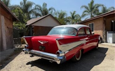 Chevrolet-210-1957-Red-Red-and-White-3