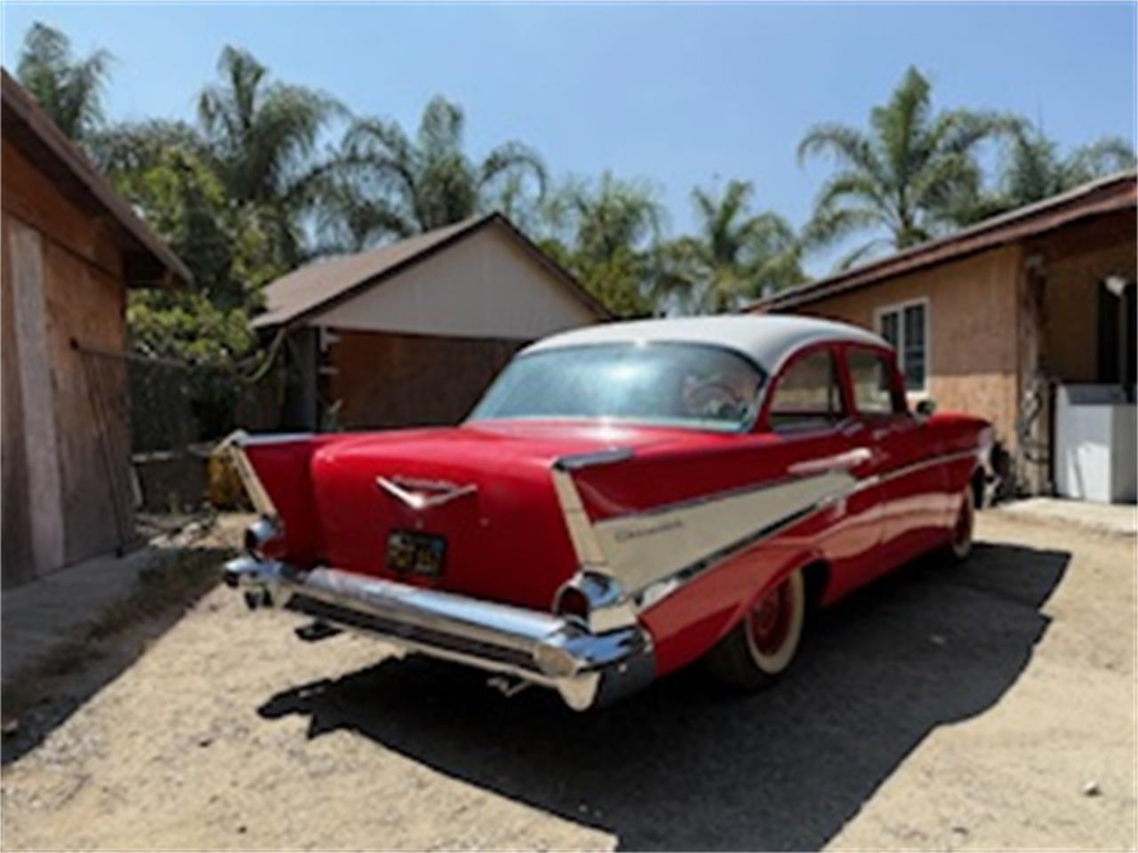 Chevrolet-210-1957-Red-Red-and-White-3