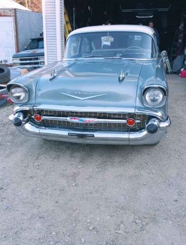 Chevrolet-210-1957-Silver-Silver