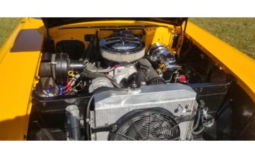 Chevrolet-210-1957-YELLOW-Black-3