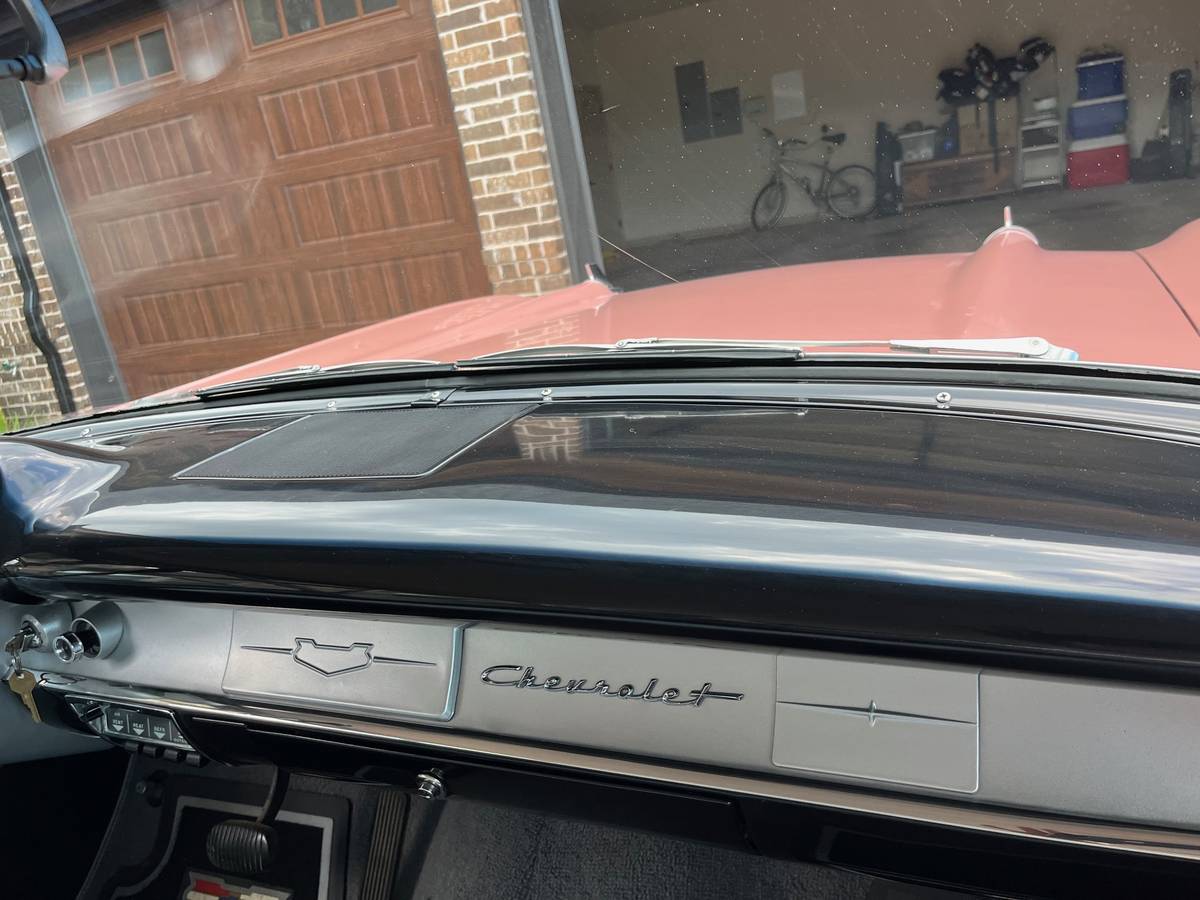 Chevrolet-210-1957-custom-13