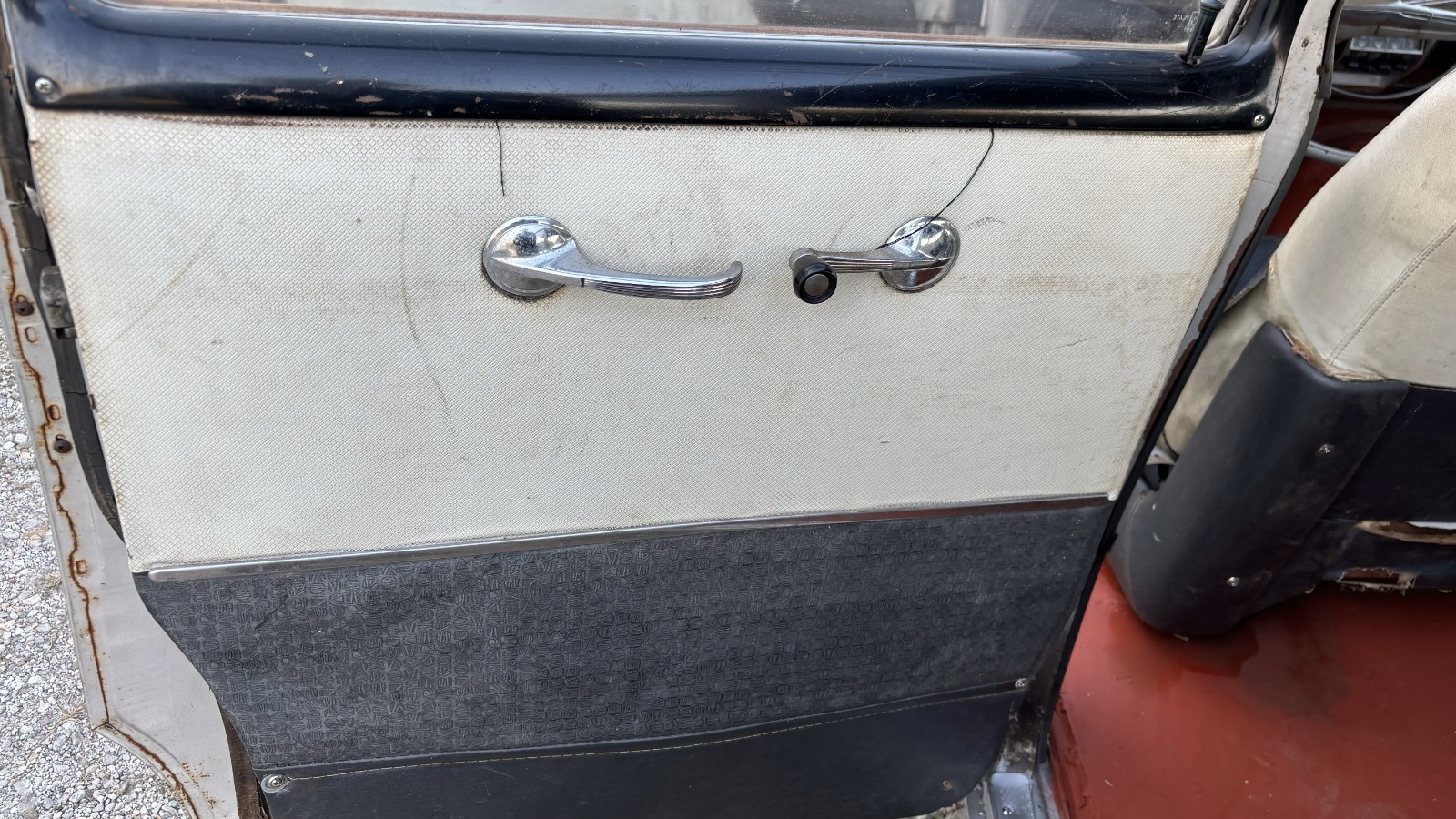 Chevrolet-210-4-DOOR-STATION-WAGON-1957-Wagon-21