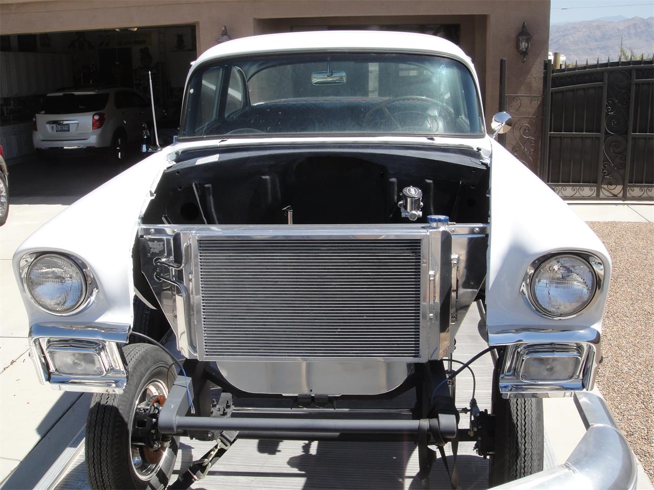 Chevrolet-210-bel-air-tribute-1956-White-Black-amp-Red-1