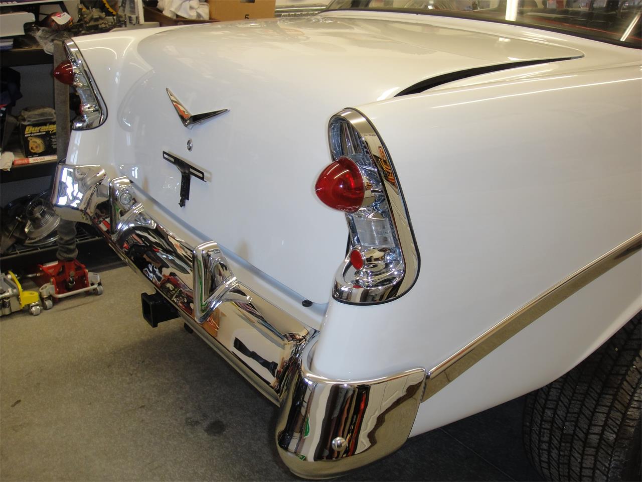 Chevrolet-210-bel-air-tribute-1956-White-Black-amp-Red-29