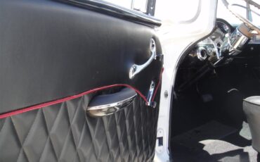 Chevrolet-210-bel-air-tribute-1956-White-Black-amp-Red-3