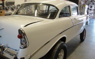 Chevrolet-210-bel-air-tribute-1956-White-Black-amp-Red-30