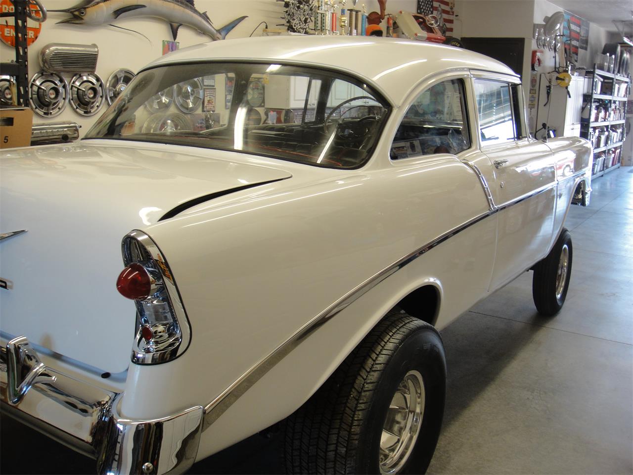 Chevrolet-210-bel-air-tribute-1956-White-Black-amp-Red-30