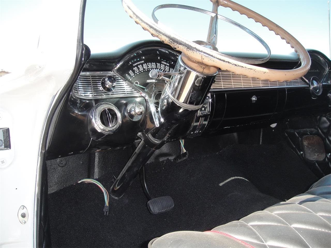 Chevrolet-210-bel-air-tribute-1956-White-Black-amp-Red-4