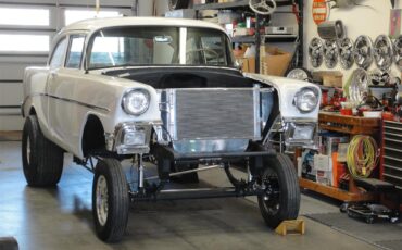 Chevrolet-210-bel-air-tribute-1956-White-Black-amp-Red-47