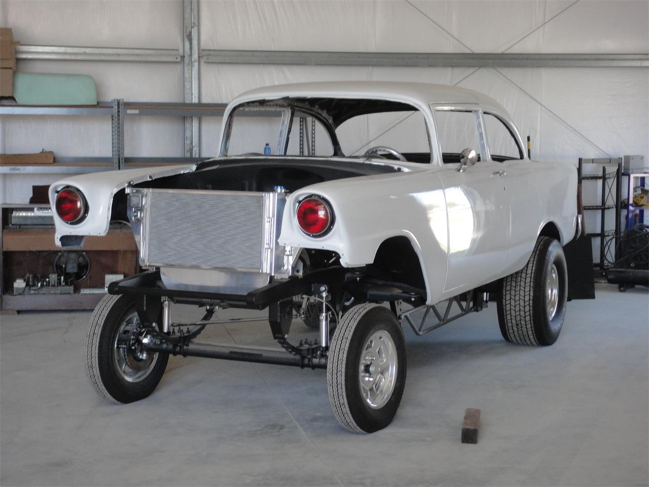 Chevrolet-210-bel-air-tribute-1956-White-Black-amp-Red-49