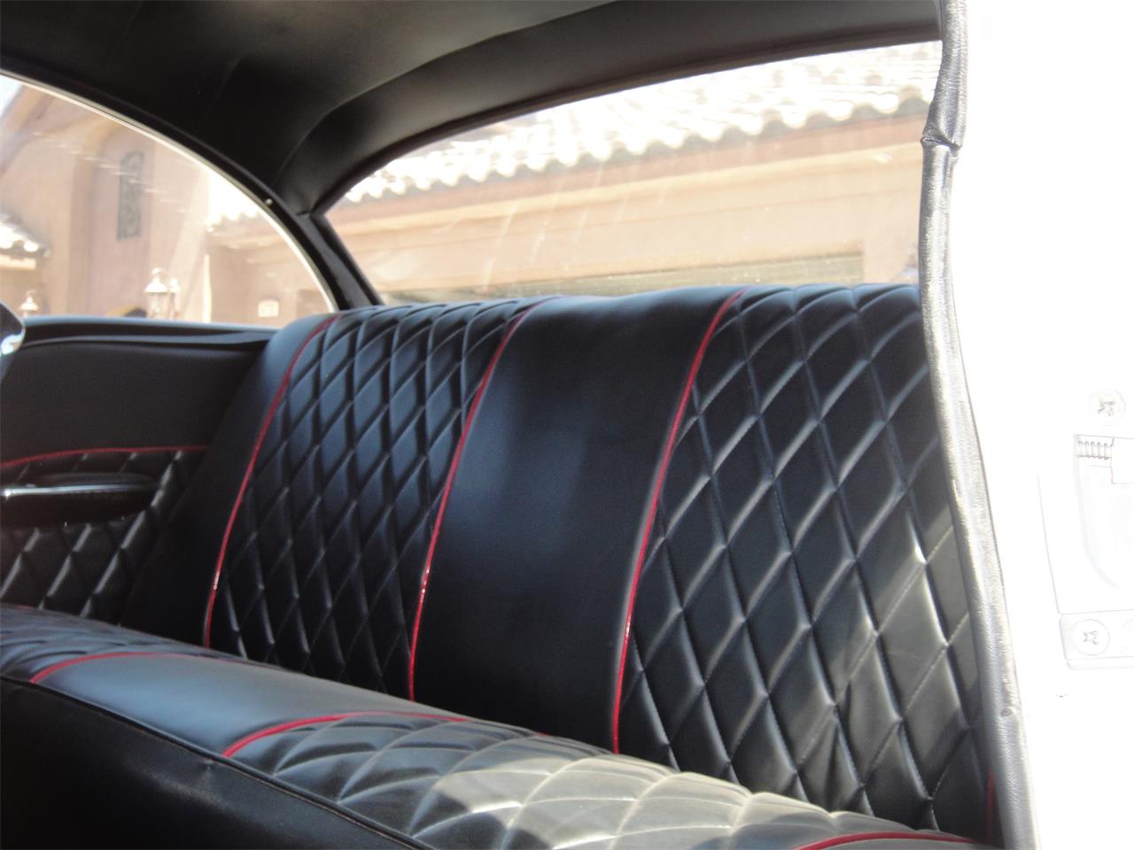Chevrolet-210-bel-air-tribute-1956-White-Black-amp-Red-6