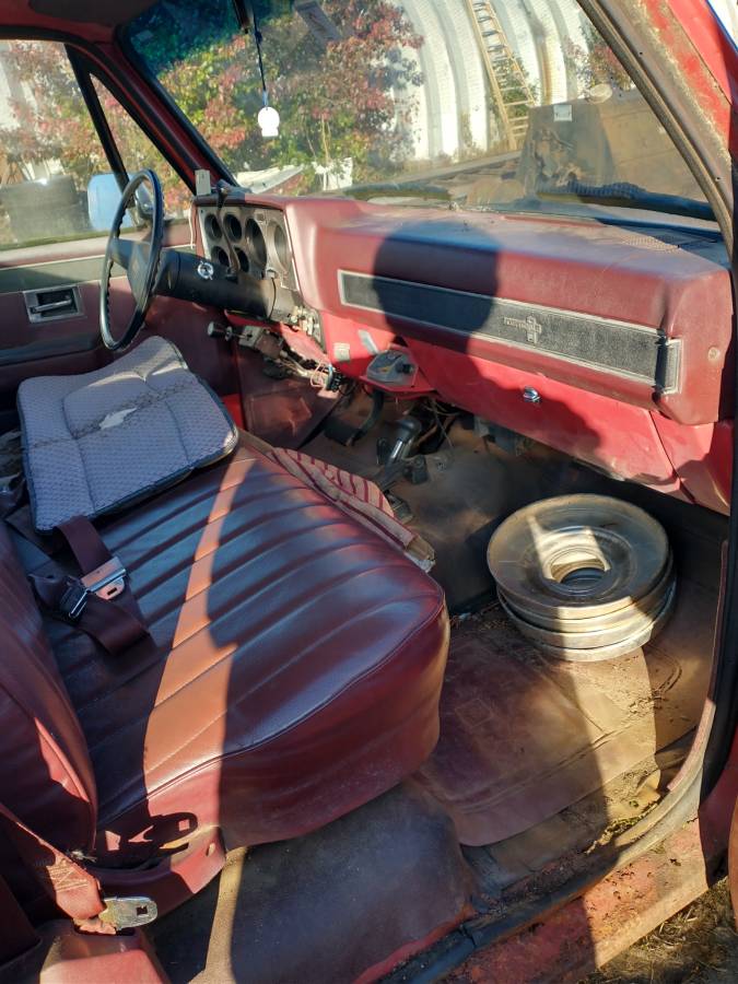 Chevrolet-2500-4x4-diesel-1986-red-7