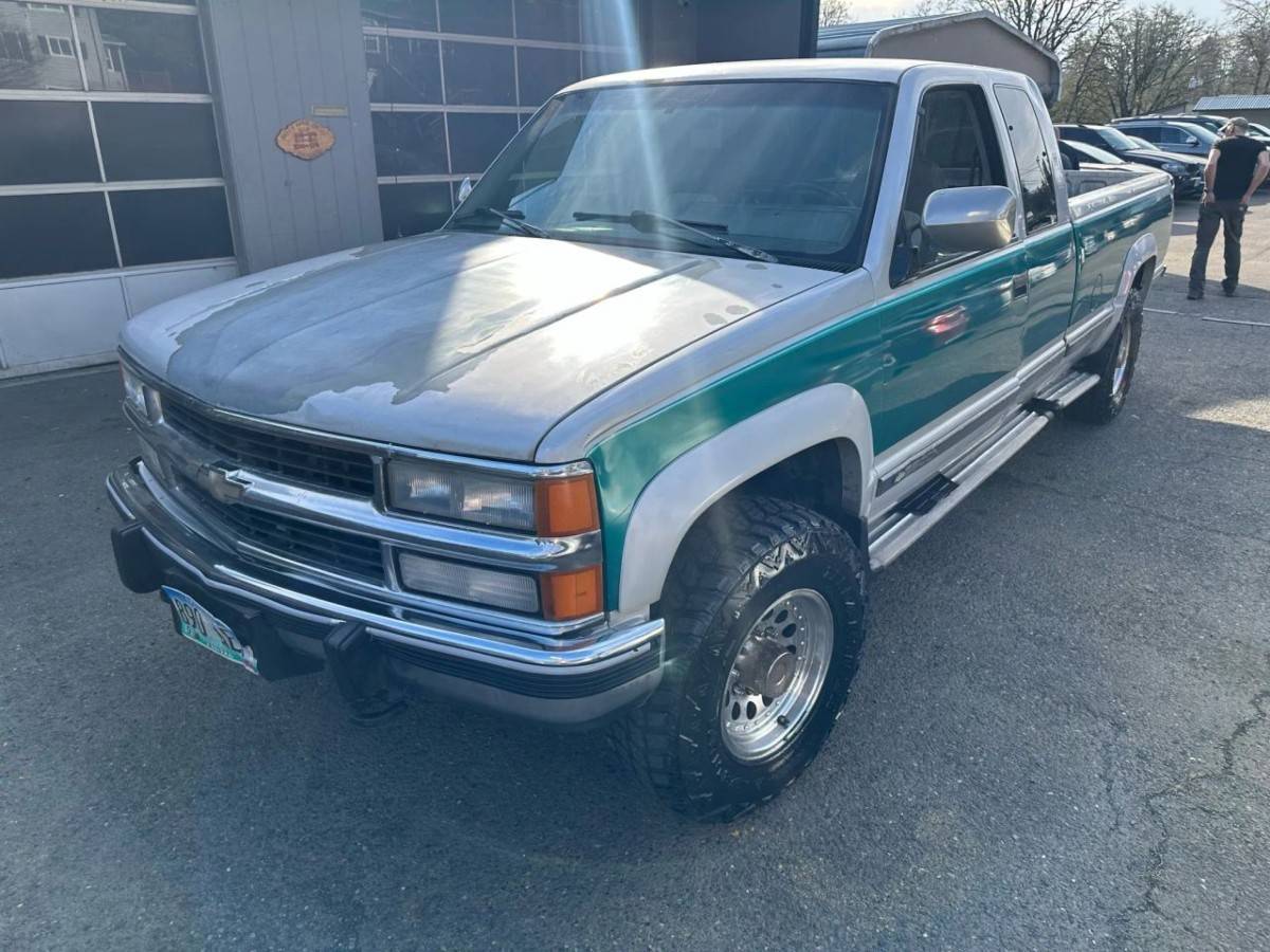 Chevrolet-2500-regular-cab-long-1994-2
