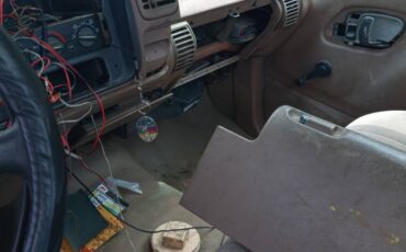 Chevrolet-2500-truck-1995-white-4