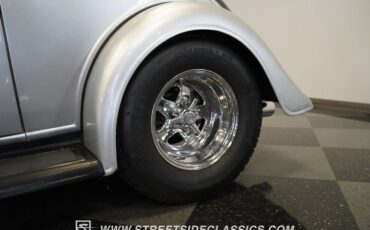 Chevrolet-3-window-1935-Silver-Black-18