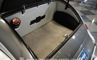 Chevrolet-3-window-1935-Silver-Black-32