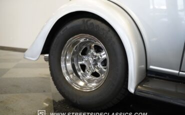 Chevrolet-3-window-1935-Silver-Black-46
