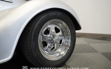 Chevrolet-3-window-1935-Silver-Black-48