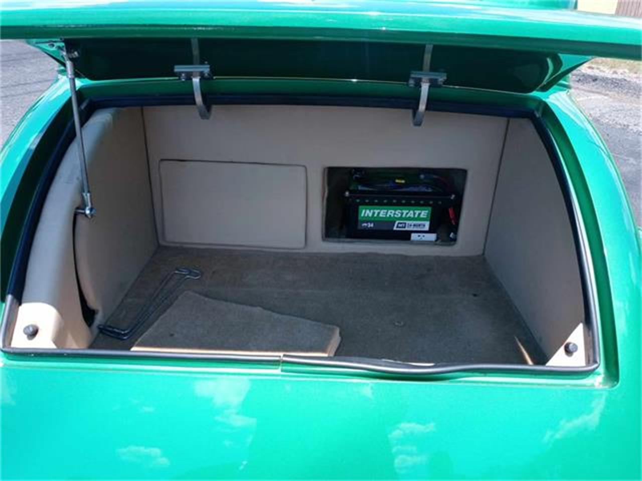 Chevrolet-3-window-coupe-1934-ELEC.-LIMETIME-GREEN-TAN-10