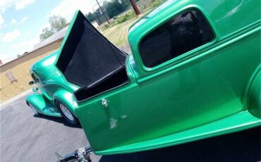 Chevrolet-3-window-coupe-1934-ELEC.-LIMETIME-GREEN-TAN-11
