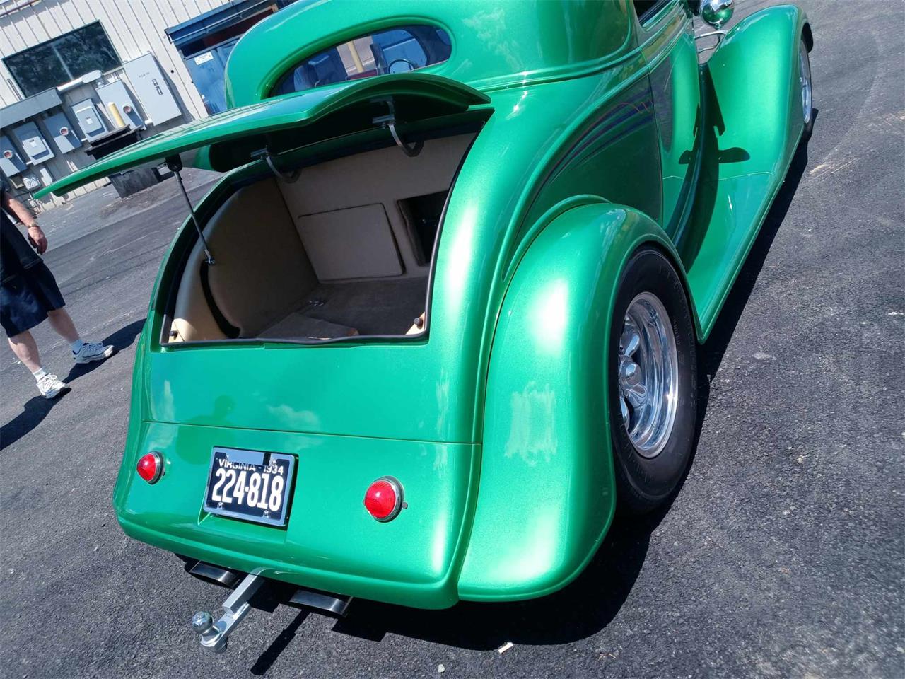 Chevrolet-3-window-coupe-1934-ELEC.-LIMETIME-GREEN-TAN-16