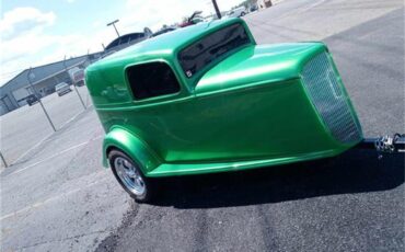 Chevrolet-3-window-coupe-1934-ELEC.-LIMETIME-GREEN-TAN-17