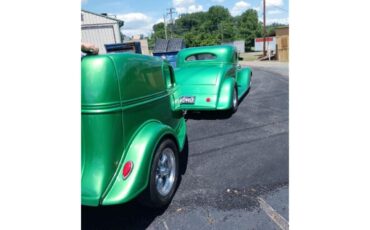 Chevrolet-3-window-coupe-1934-ELEC.-LIMETIME-GREEN-TAN-3
