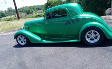 Chevrolet-3-window-coupe-1934-ELEC.-LIMETIME-GREEN-TAN