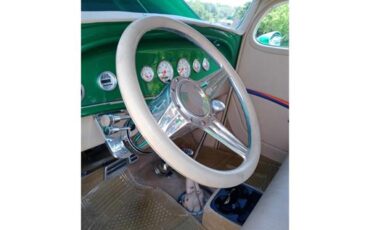 Chevrolet-3-window-coupe-1934-ELEC.-LIMETIME-GREEN-TAN-7