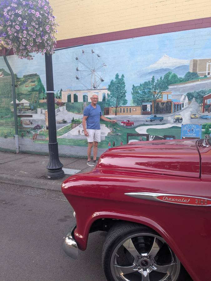 Chevrolet-3100-12ton-pickup-1957-red-10