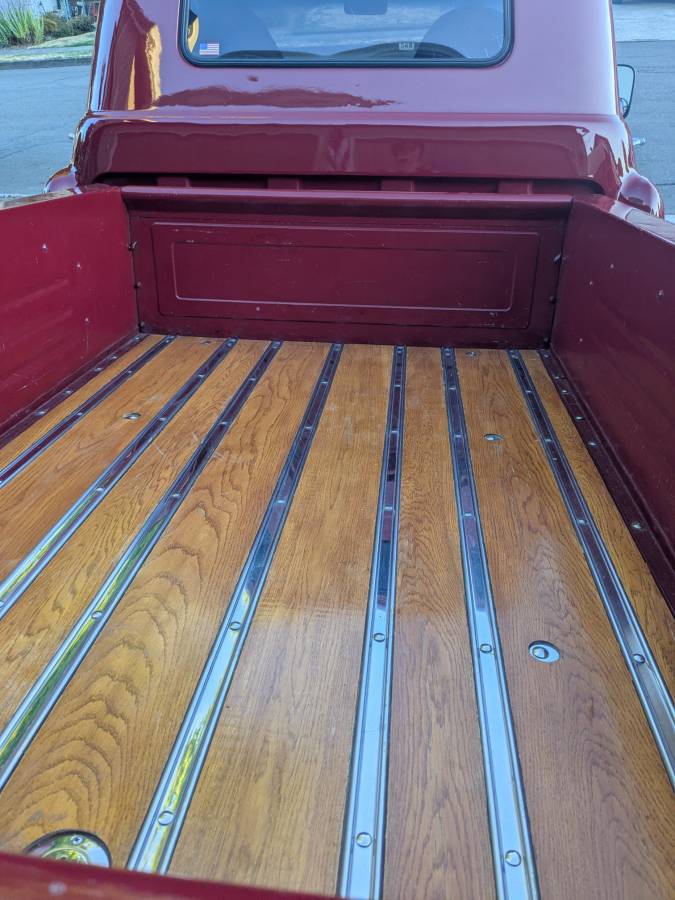 Chevrolet-3100-12ton-pickup-1957-red-4
