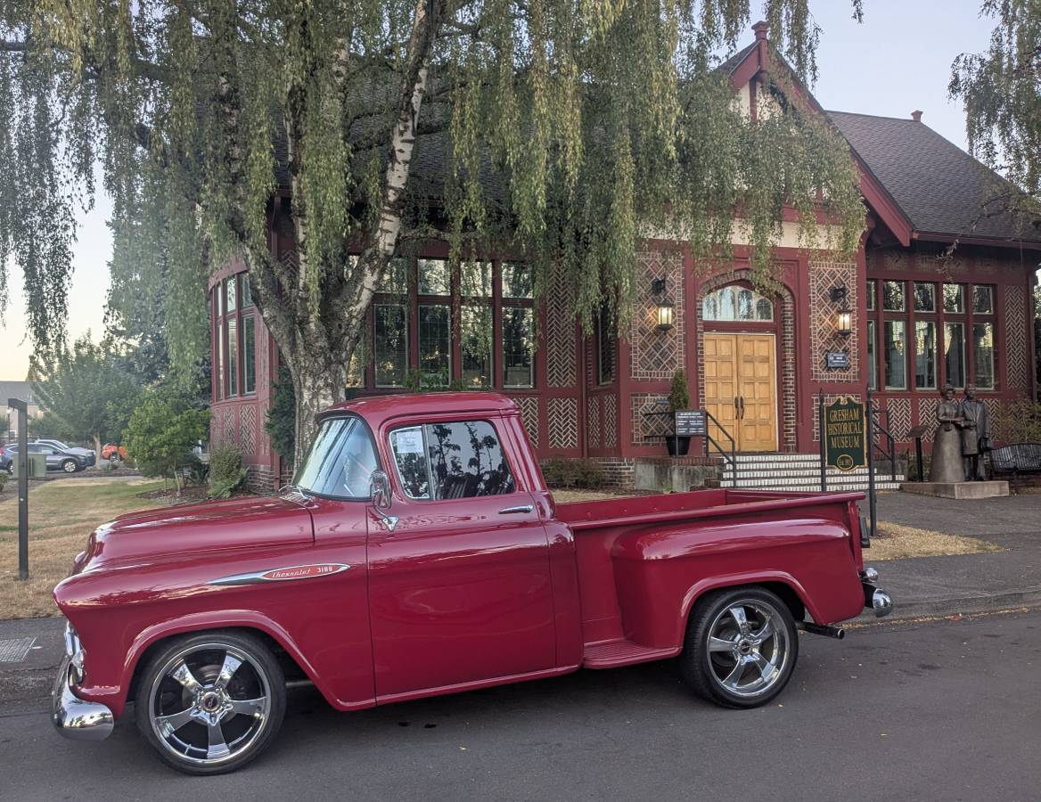 Chevrolet-3100-12ton-pickup-1957-red-8