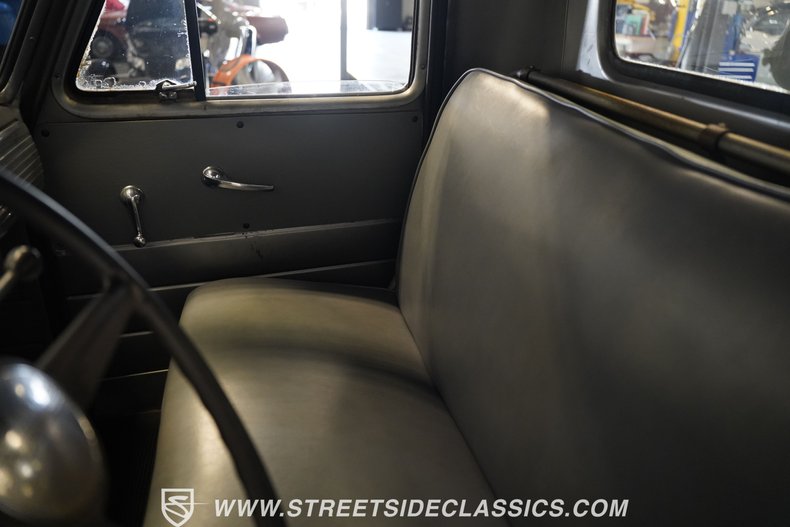 Chevrolet-3100-1950-Gray-Gray-2