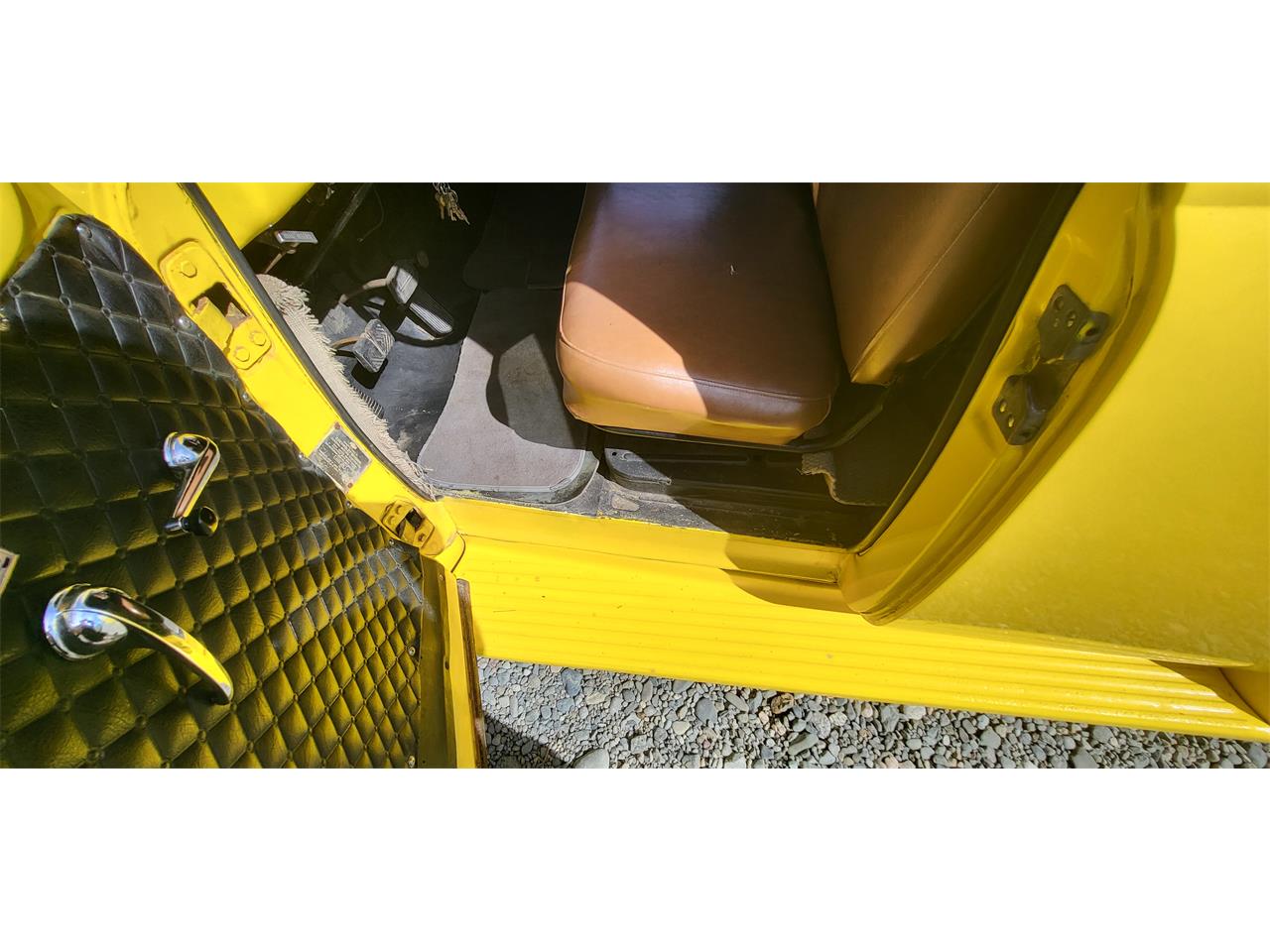 Chevrolet-3100-1950-YELLOW-Black-24