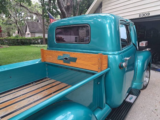 Chevrolet-3100-1951-Custom-TurquoiseBla-15