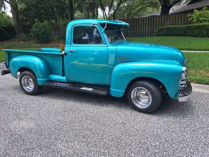 Chevrolet-3100-1951-Custom-TurquoiseBla-18