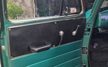 Chevrolet-3100-1951-Custom-TurquoiseBla-6