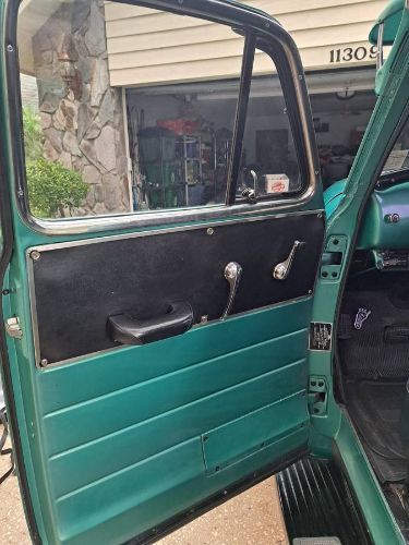 Chevrolet-3100-1951-Custom-TurquoiseBla-6