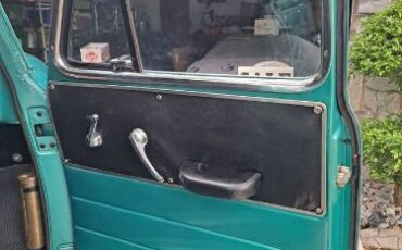 Chevrolet-3100-1951-Custom-TurquoiseBla-7