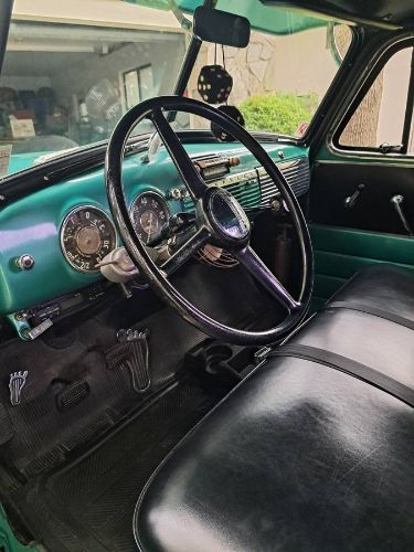 Chevrolet-3100-1951-Custom-TurquoiseBla-9