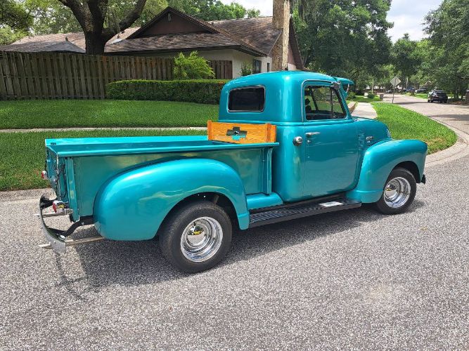 Chevrolet-3100-1951-Custom-TurquoiseBla
