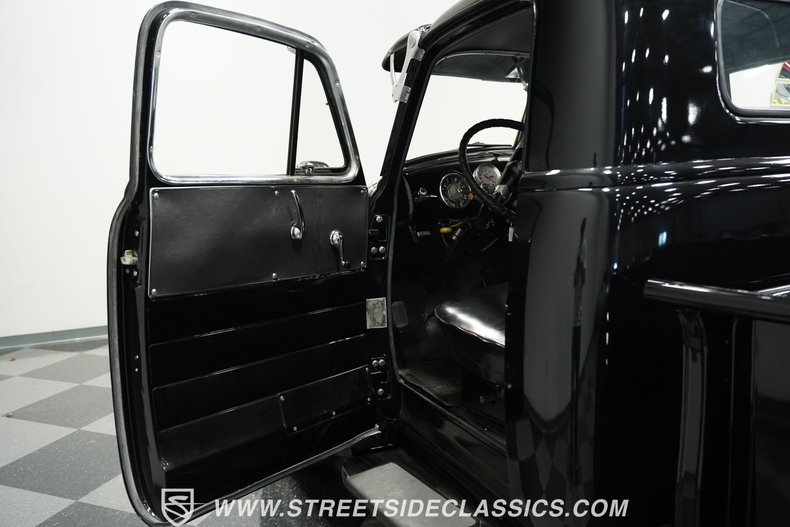 Chevrolet-3100-1952-Black-Black-36