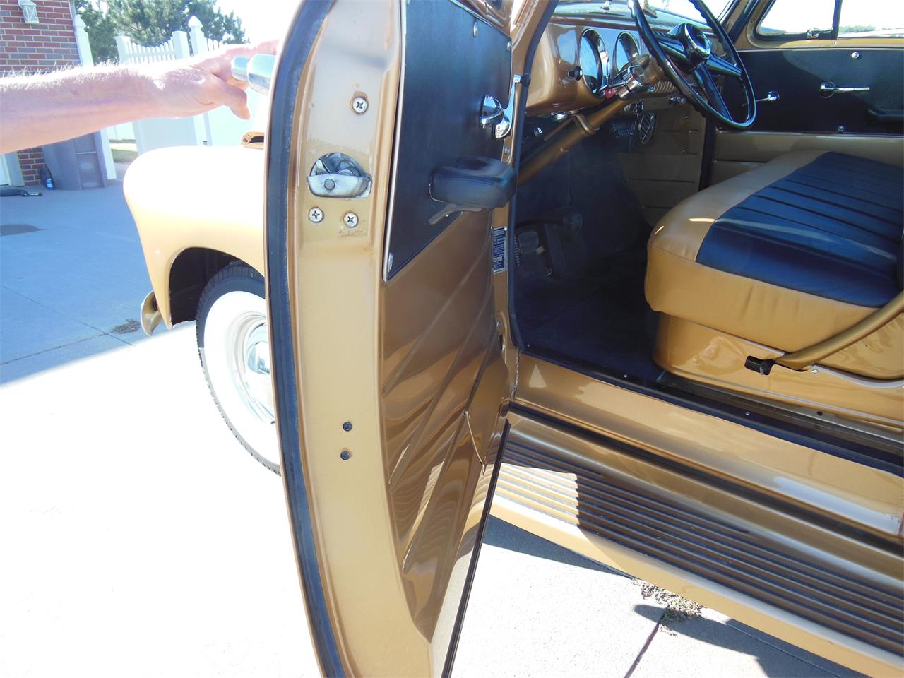 Chevrolet-3100-1954-Gold-Dark-brown-25
