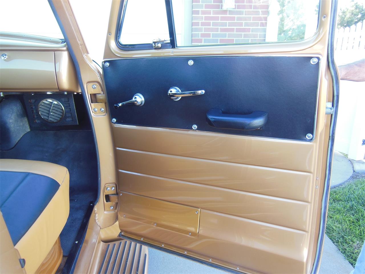 Chevrolet-3100-1954-Gold-Dark-brown-28