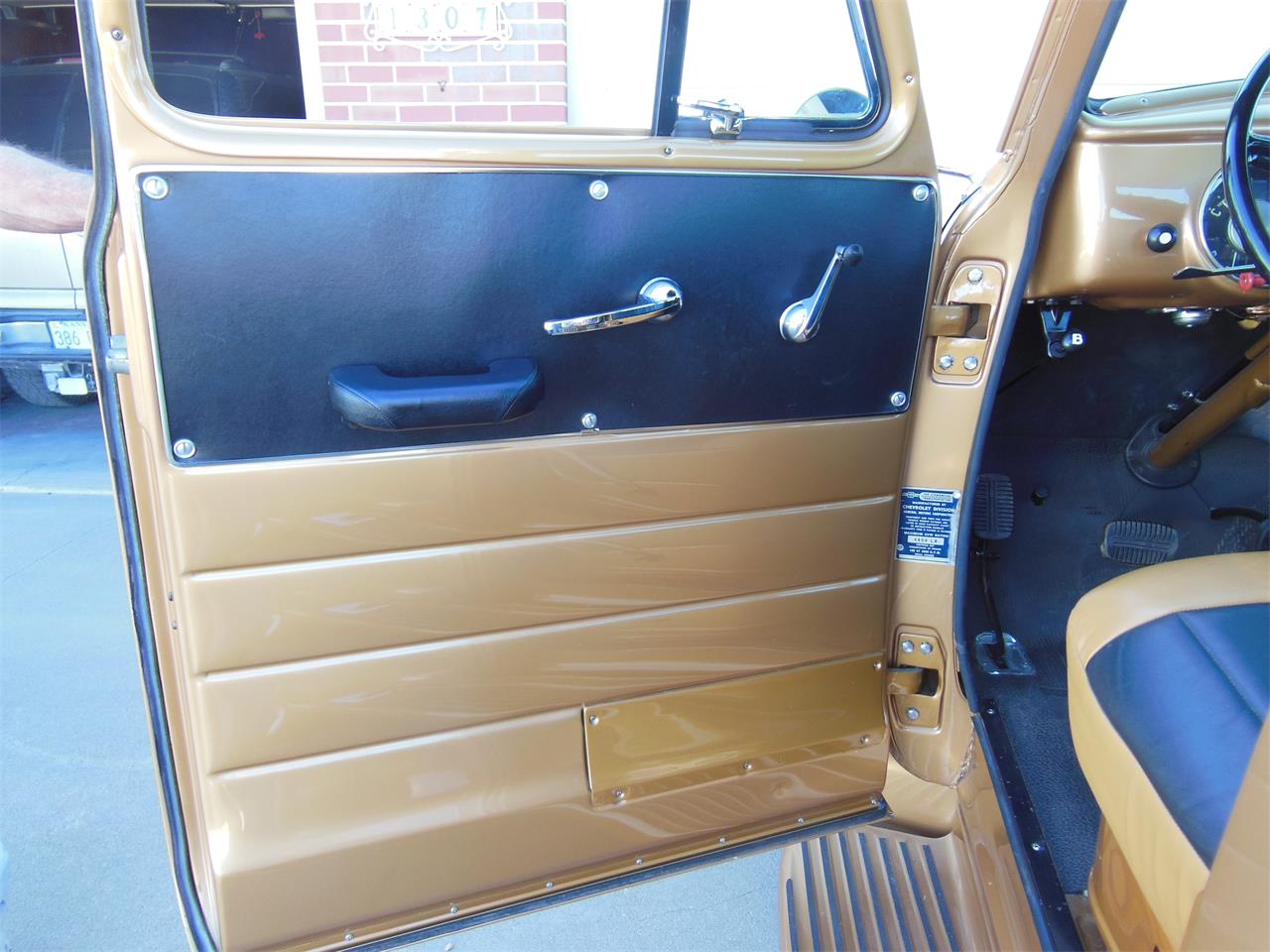 Chevrolet-3100-1954-Gold-Dark-brown-30