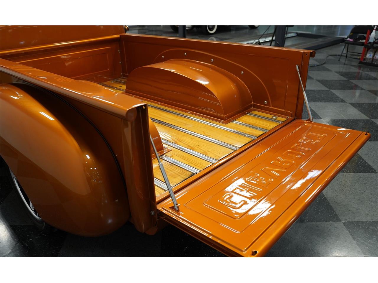 Chevrolet-3100-1954-Tangerine-Orange-Grey-and-Orange-31